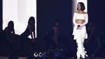Rihanna Twerking di BRIT Awards 2016