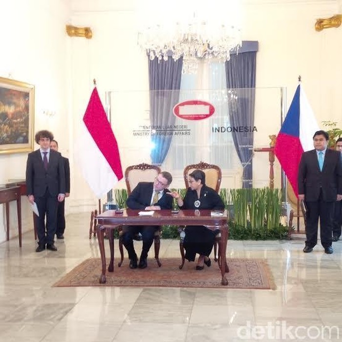 Indonesia dan Ceko Teken Perjanjian Bebas Visa untuk Paspor Diplomatik