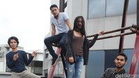 Film Jingga mulai tayang pada hari ini, Kamis (25/2/2016).
