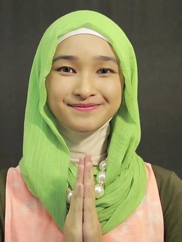 Tutorial Hijab Simpel Ala Bella Almira, Juara 1 Hijab Hunt 