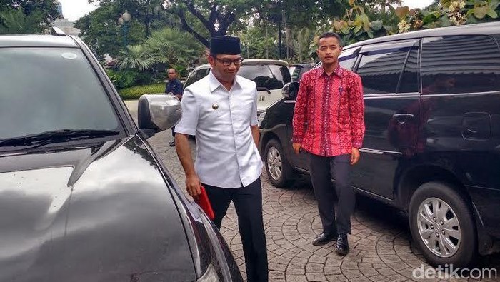 Setelah Ganjar, Datang Ridwan Kamil Sambangi Ahok di Balai Kota DKI