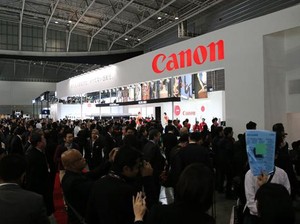 Tergiur Zeiss dan Hasselblad, Canon Ingin Kolaborasi dengan Smartphone
