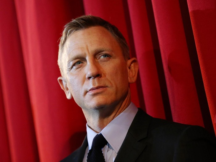 587678885SG00014_Spectre_Ge BERLIN, GERMANY - OCTOBER 28: Actor Daniel Craig attends the German premiere of the new James Bond movie Spectre at CineStar on October 28, 2015 in Berlin, Germany. (Photo by Sean Gallup/Getty Images for Sony Pictures)