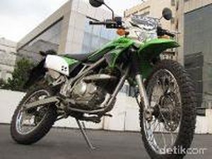 Masih Pakai Karbu, Kawasaki KLX 150 Pede Lawan Yamaha WR155 dan CRF150L
