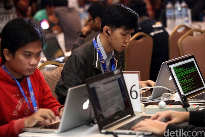 Ilustrasi devloper aplikasi. Foto: Agung Pambudhy/detikcom Ilustrasi devloper aplikasi. Foto: Agung Pambudhy/detikcom
