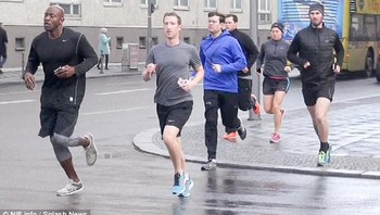Zuckerberg selalu dikawal oleh para bodyguard dengan bayaran mahal. Foto: dailymail
