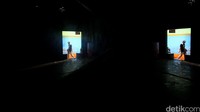 Sebagian bangunan sudah ditinggal penghuninya. Mereka memilih pulang kampung atau pindah ke Rusun Pulogebang dan Marunda.