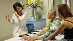 Sambil Nangis, Jupe Potong Rambut untuk Support Penderita Kanker