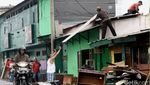 Warga Kalijodo Mulai Bongkar Rumah