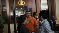 Optimisme dipegang Razman karena kliennya tidak akan melarikan diri dan tidak akan menghilangkan barang bukti.