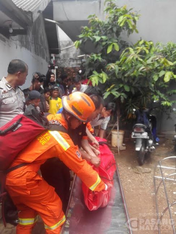 Mayat Pemuda Ditemukan Mengapung di Tangki Air Warga di Mampang