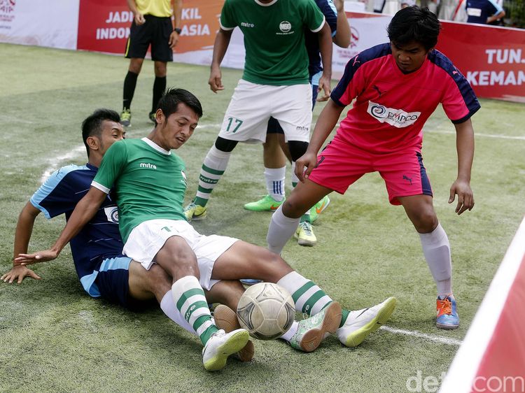 Pesepakbola Nasional Ikuti Kompetisi AIA Championship 2016