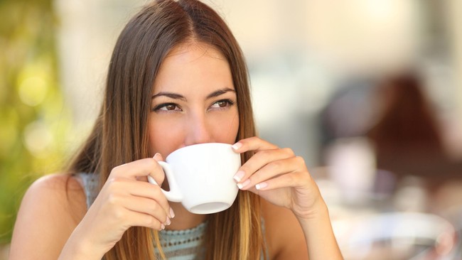 5 Manfaat Minum Teh Tawar Panas untuk Kesehatan