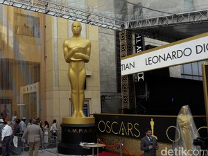 Meriah! Patung Oscar dan Karpet Merah Mulai Dipasang
