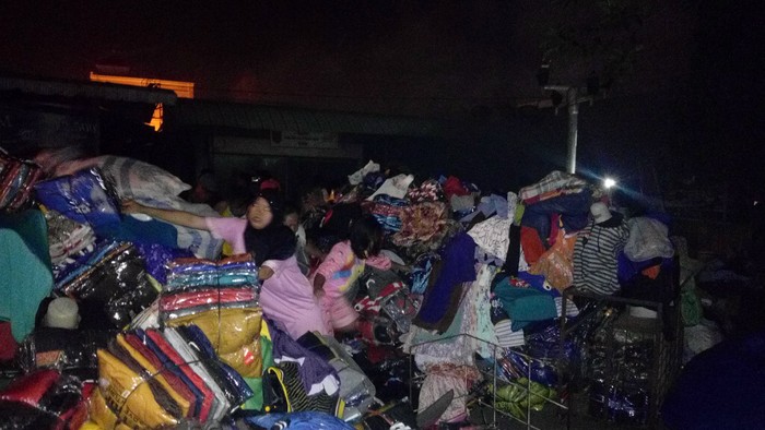 Takbir Iringi Pedagang Pasar Yaik Semarang yang Selamatkan Barang dari Api