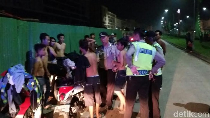 Hendak Tawuran, 6 Pelajar Bawa Gergaji Diamankan Polisi
