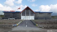 Bandara Rembele (Aceh). Luas terminal 1.000 meter persegi dan panjang landasan 2.250 meter x 30 meter. Bandara ini memudahkan akses ke lokasi wisata alam Dataran Tinggi Gayo, Danau Laut Tawar, Goa Putri Pukes, Pantan Terong, dan Goa Loyang Koro. Dok. Kemenhub.
