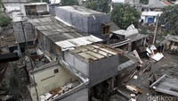 Suasana Kalijodo dari atas.