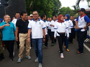 Menaker Ajak Buruh di Kudus Rutin Jalan Sehat Agar Lebih Sejahtera