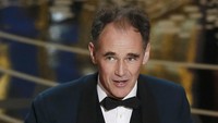 Mark Rylance sukses membawa pulang Best Supporting Actor lewat film spionasenya Bridge of Spies. REUTERS/Mario Anzuoni/detikFoto.