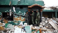 Penertiban bangunan di Kalijodo mendapat pengawalan dari aparat gabungan Polri, TNI dan Satpol PP.