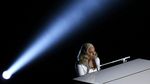 Lady Gaga Pukau Penonton di Oscar 2016