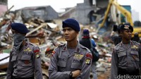 Polisi juga dikerahkan untuk mengamankan penertiban bangunan liar di Kalijodo.