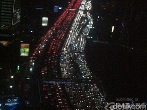 Tol Dalam Kota dari Bandara Soetta ke Cawang Terpantau Padat di Beberapa Titik