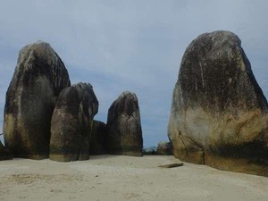 Lihat Gerhana di Belitung, Sekalian ke Pulau Batu Berlayar yang Unik