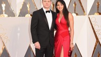 Matt Damon dan Luciana Barroso. Jason Merritt/Getty Images/detikFoto.