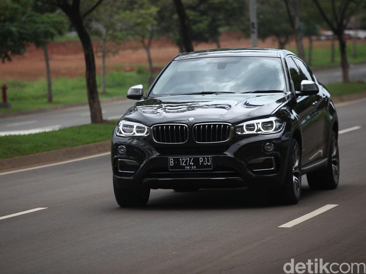 Mencicipi Kenyamanan BMW X6