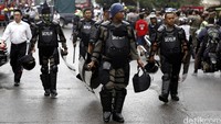 Satpol PP dikerahkan untuk mengamankan penertiban bangunan di lahan eks lokalisasi itu.