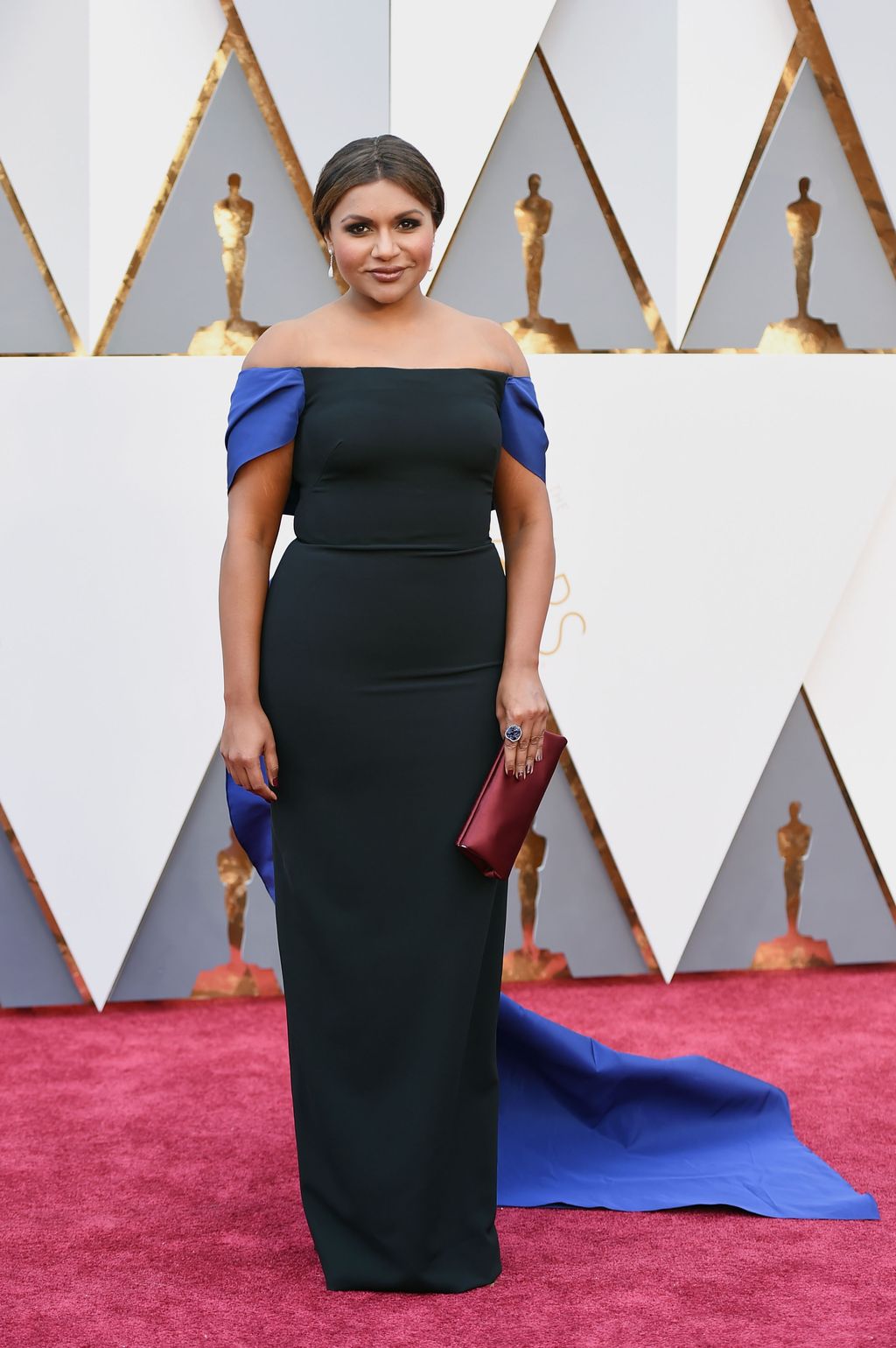HOLLYWOOD, CA - FEBRUARY 28:  Actress Mindy Kaling attends the 88th Annual Academy Awards at Hollywood & Highland Center on February 28, 2016 in Hollywood, California.  (Photo by Jason Merritt/Getty Images)
