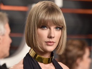 Kocak, Geng Taylor Swift Ikut Buat Video Mannequin Challenge