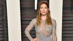 Jennifer Lawrence hingga Kate Hudson Pamer Keindahan Kaki di Pesta Oscar