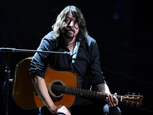 Dave Grohl Jawab Rumor Keterlibatan Adele dalam Concrete & Gold