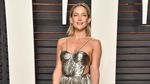 Jennifer Lawrence hingga Kate Hudson Pamer Keindahan Kaki di Pesta Oscar
