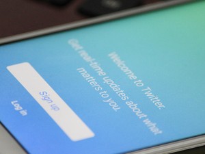 Twitter Lenyapkan 300 Ribu Follower Donald Trump