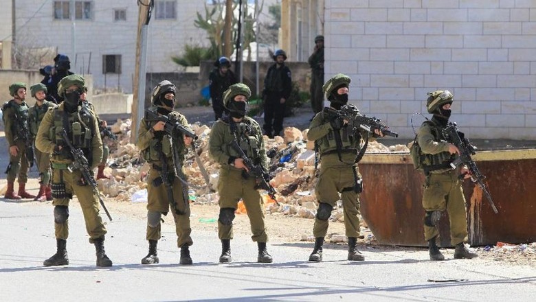 Israel Tangkap 24 Warga Palestina di Tepi Barat dan Yerusalem Israel Tangkap 24 Warga Palestina di Tepi Barat dan Yerusalem