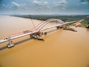 Jembatan Terpanjang di Kalimantan Selesai Dibangun, Ini Penampakannya