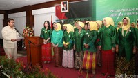 Ketua Umum Himpunan Kerukunan Tani Indonesia (HKTI), Fadli Zon melantik penggurus DPP Wanita Tani Indonesia Indonesia di Gedung Nyi Ageng Serang, Jl. Rasuna Said, Kuningan.
