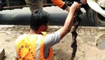 Bungkus Kabel di Gorong-gorong Patung Kuda Dibersihkan