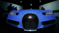 Mobil hyper terbaru dari Bugatti ini dibanderol 2,4 juta euro atau sekitar Rp 34 miliar. Denis Balibouse/Reuters/detikFoto.
