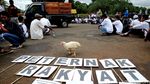Harga Ayam Anjlok, Peternak Demo