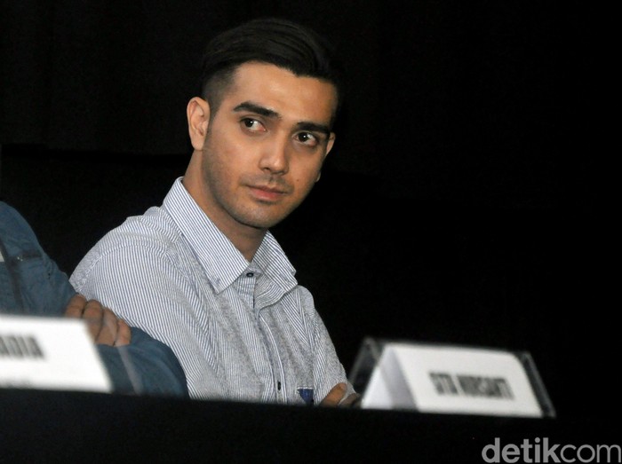 Soal Main Film, Fachri Albar: Film itu Jodoh-jodohan