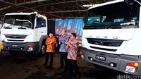 Baik Tractor Head FZ4928 dan FZ4028 memiliki spesifikasi yang hampir sama.