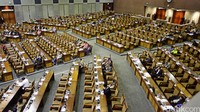 Sebanyak 216 anggota dewan tidak hadir dalam paripurna ini.