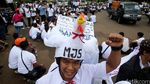 Harga Ayam Anjlok, Peternak Demo