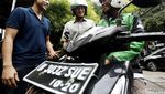 Sandiaga Uno Naik Ojek ke Kantor Go-Jek