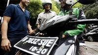 Sandiaga Uno melakukan tatap muka secara tertutup dengan CEO Go-Jek Nadiem Makarim.